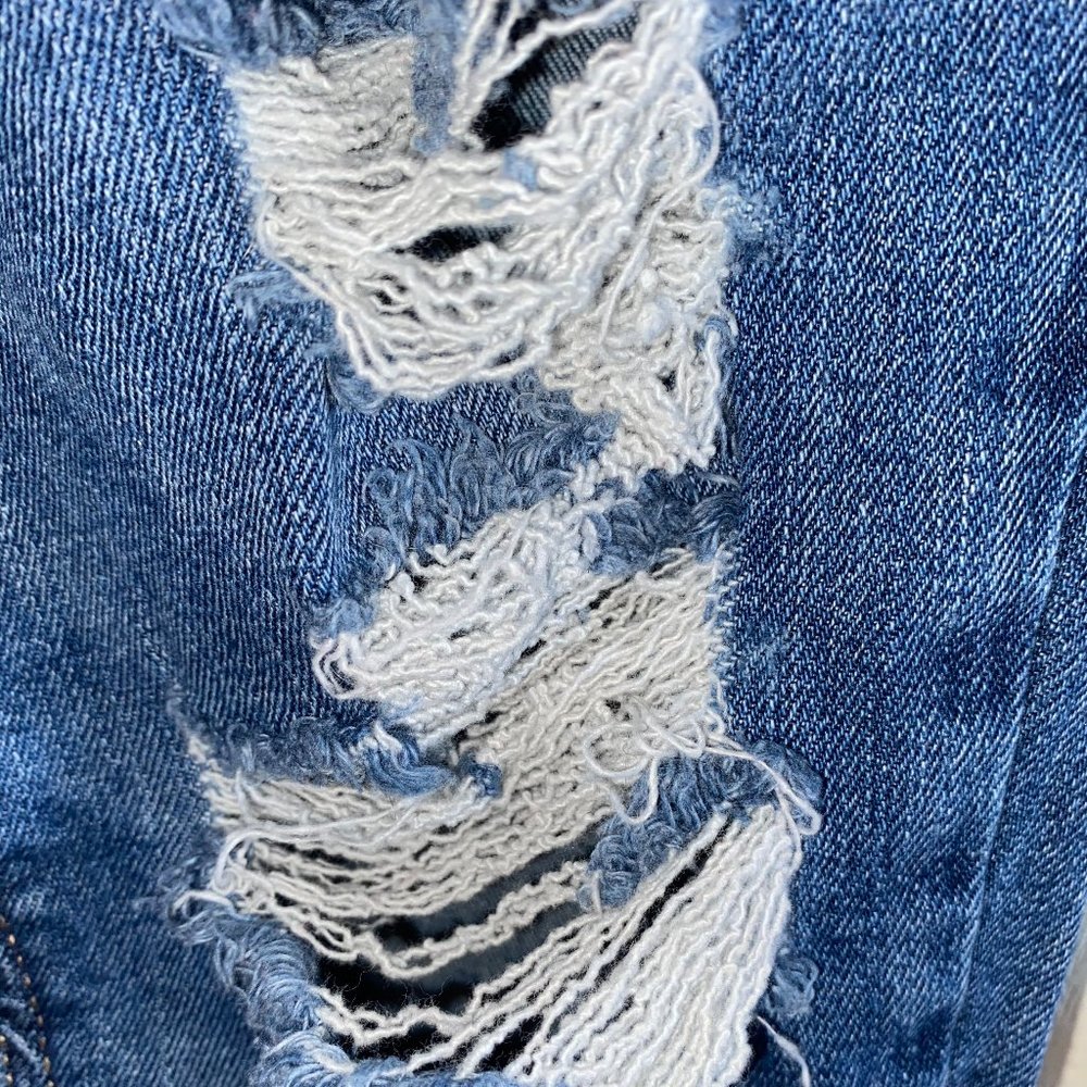Ripped Jeans - Picture 2 of 3